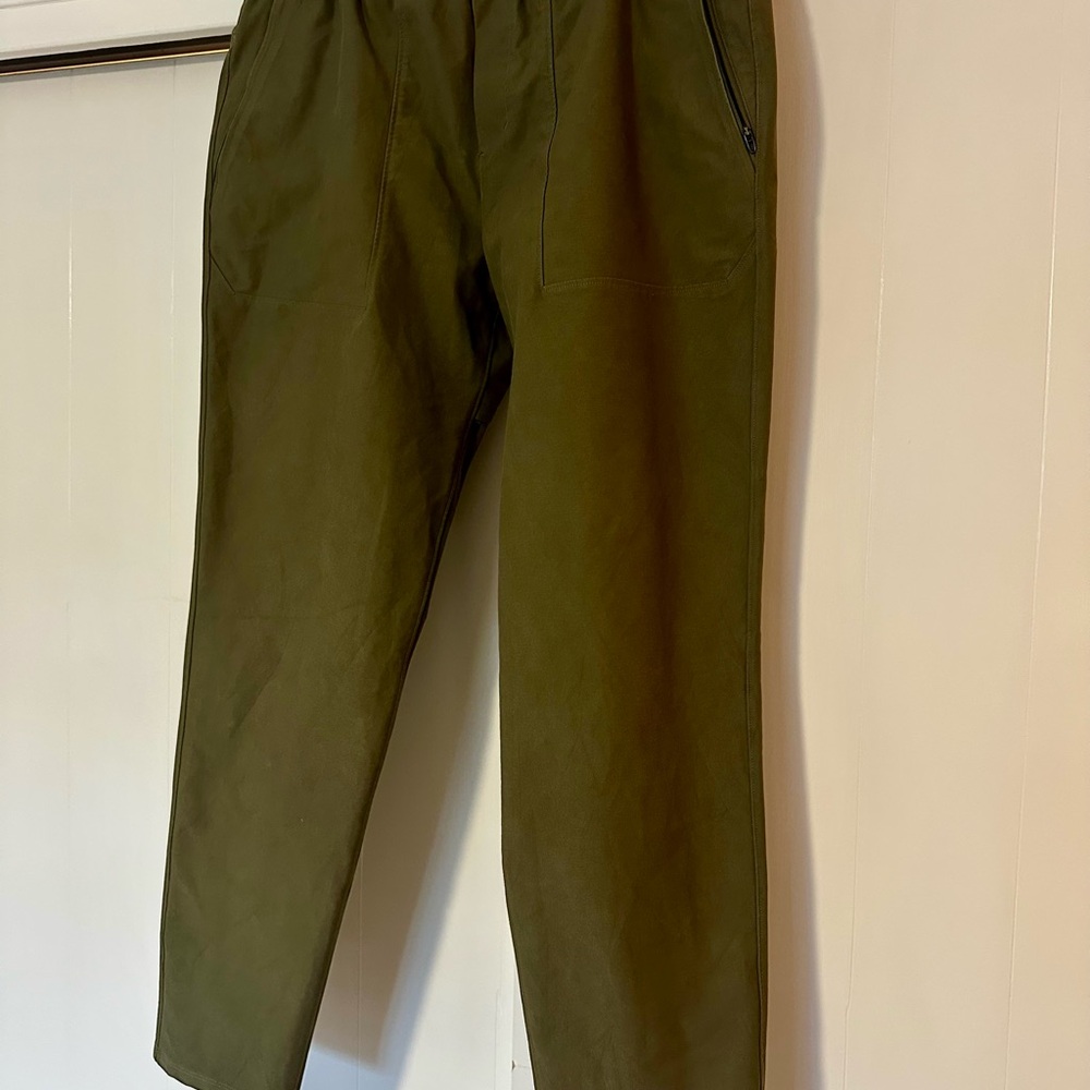 Lululemon Men’s Utilitech Pull-On Classic-Fit Pant 30"